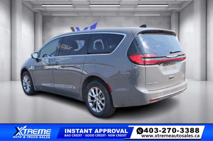 2023 Chrysler Pacifica Touring L AWD   - NO FEES! HAIL SALE - Image 7
